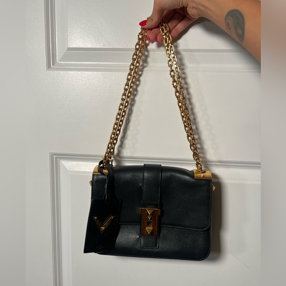 Classic B-Rockstud Flap Chain
Leather Large Crossbody Shoulder Bag